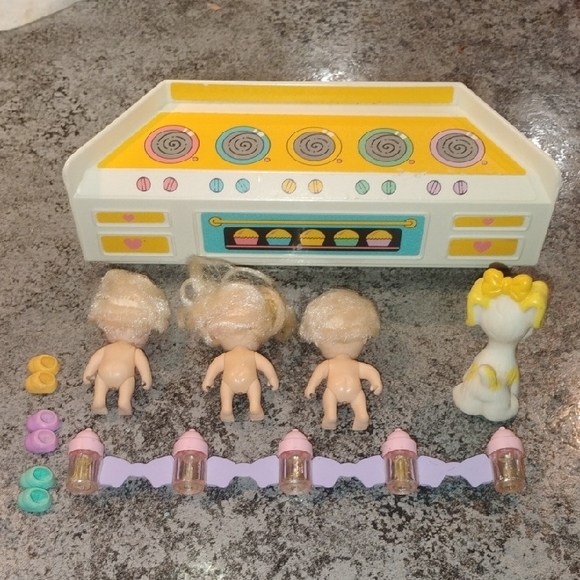 Adorable Dollhouse Playset with Accessories - Picture 4 of 6